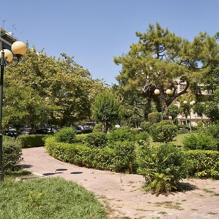 Urban Heights 3Bd Apt, Next To Hilton Атина Екстериор снимка