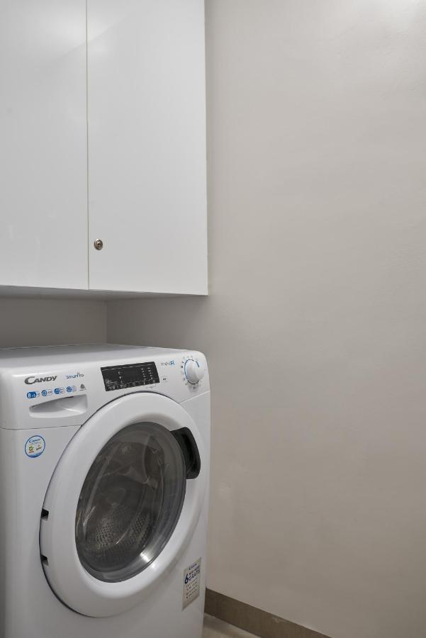 Urban Heights 3Bd Apt, Next To Hilton Атина Екстериор снимка